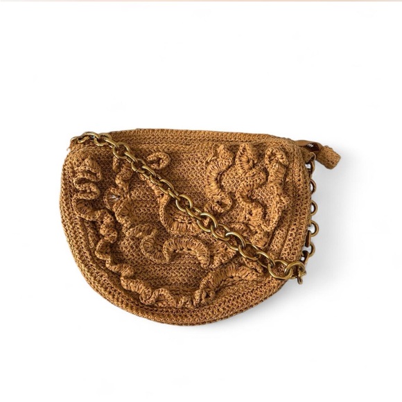 Zara Raffia shoulder bag 
Tan  crochet shoulder bag with gold chain - Picture 2 of 4